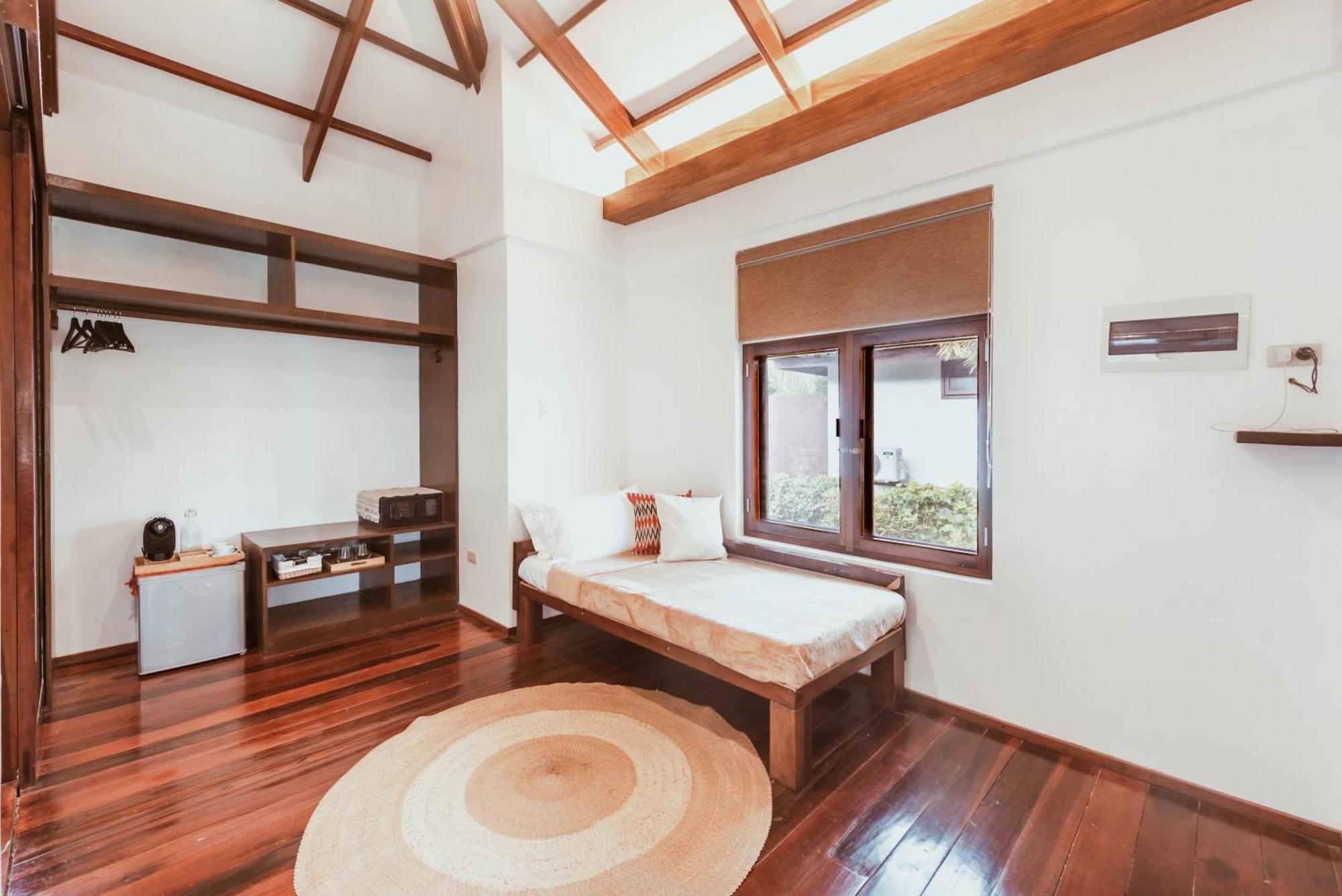 Alon Cloud9 Beach Front Catangnan Exterior foto