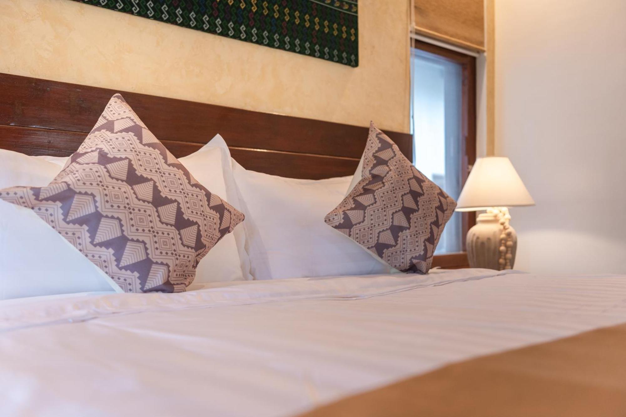 Alon Cloud9 Beach Front Catangnan Exterior foto